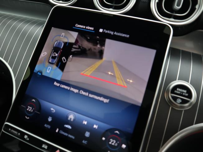 MERCEDES-BENZ GLC Photo 21