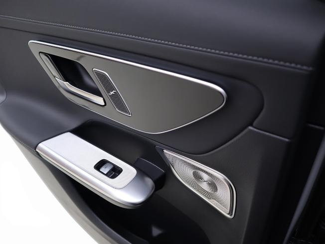 MERCEDES-BENZ GLC Photo 27