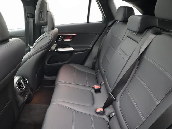 MERCEDES-BENZ GLC Photo 8