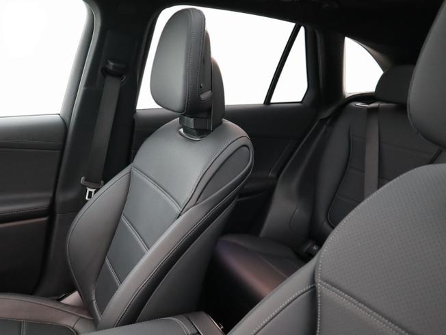 MERCEDES-BENZ Glc Photo 18