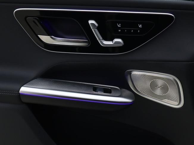 MERCEDES-BENZ Glc Photo 23