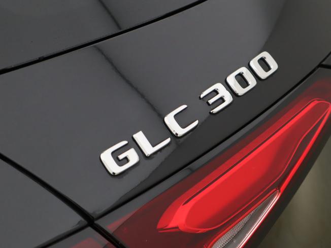MERCEDES-BENZ Glc Photo 25