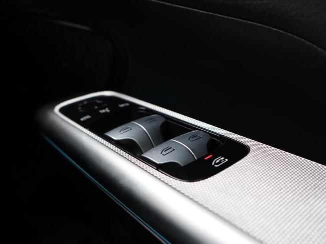 MERCEDES-BENZ Glc Photo 29