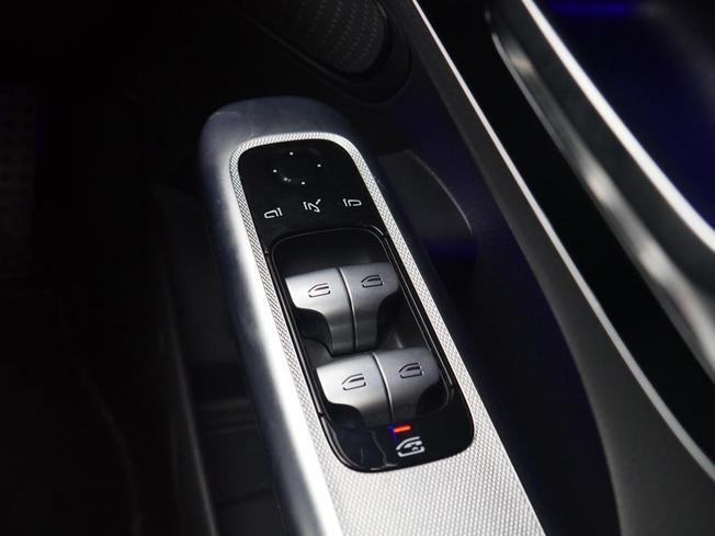 MERCEDES-BENZ Glc Photo 16