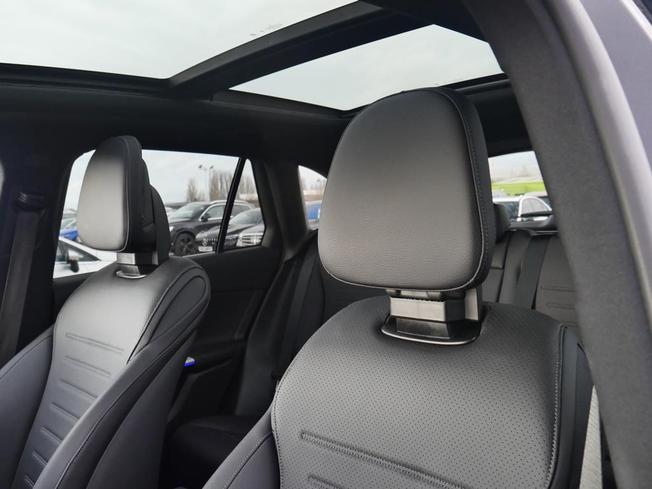 MERCEDES-BENZ Glc Photo 35