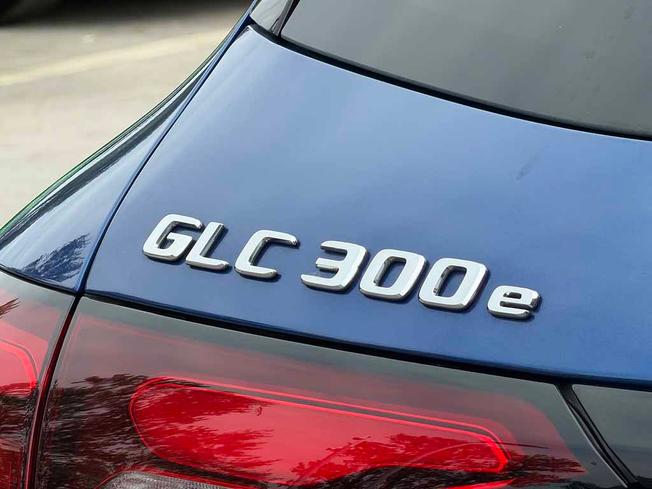 MERCEDES-BENZ GLC Photo 21