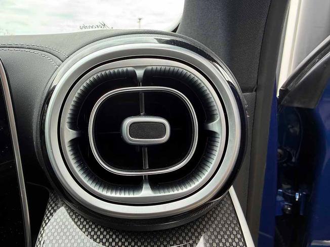 MERCEDES-BENZ GLC Photo 29