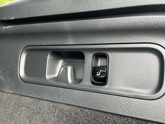 MERCEDES-BENZ Glc Photo 23