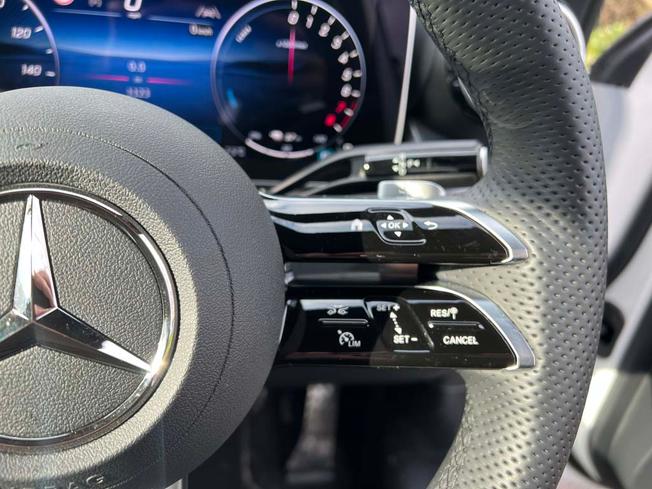 MERCEDES-BENZ Glc Photo 24