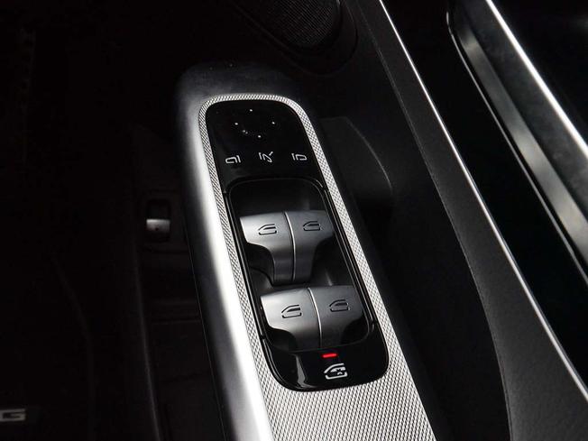 MERCEDES-BENZ Glc Photo 16
