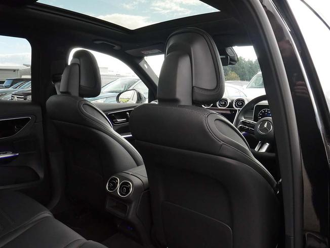 MERCEDES-BENZ Glc Photo 40