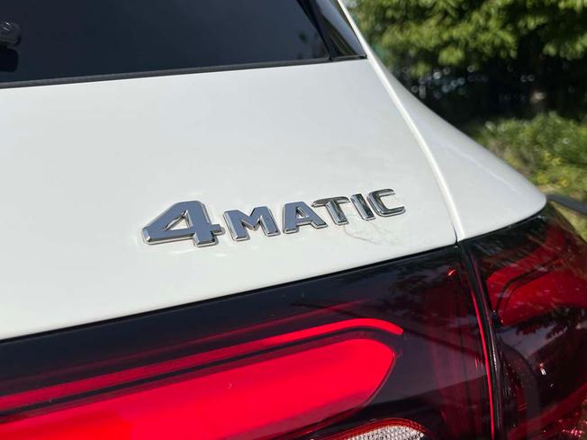 MERCEDES-BENZ Glc Photo 24