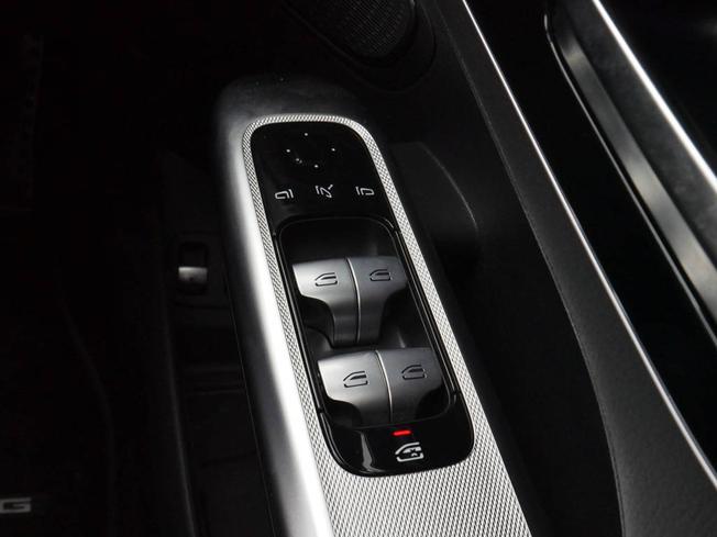 MERCEDES-BENZ Glc Photo 16