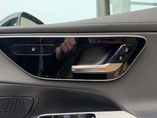 Mercedes-Benz GLC Photo 22