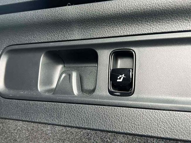 MERCEDES-BENZ Glc Photo 21