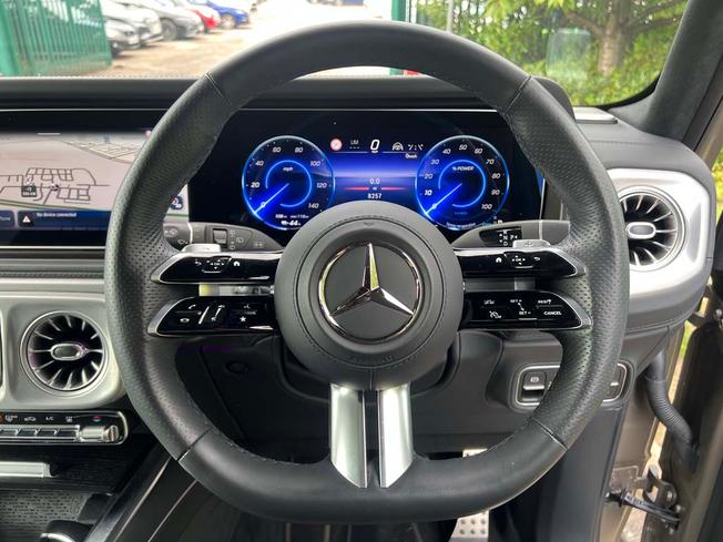 MERCEDES-BENZ G Class Photo 21