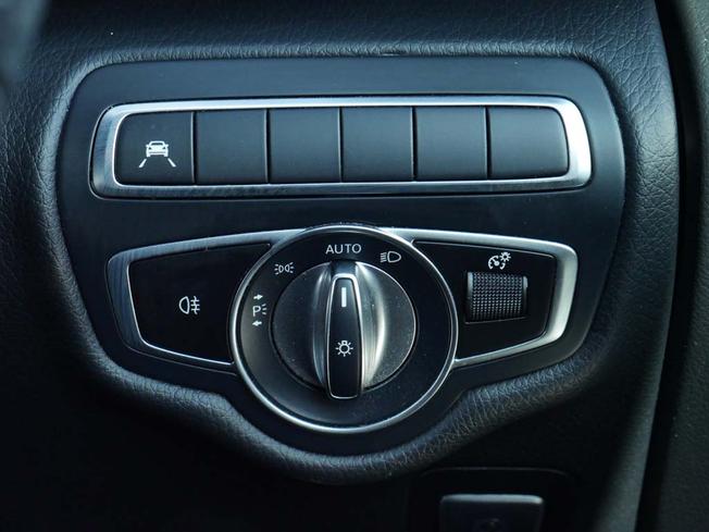 MERCEDES-BENZ Eqv Photo 18