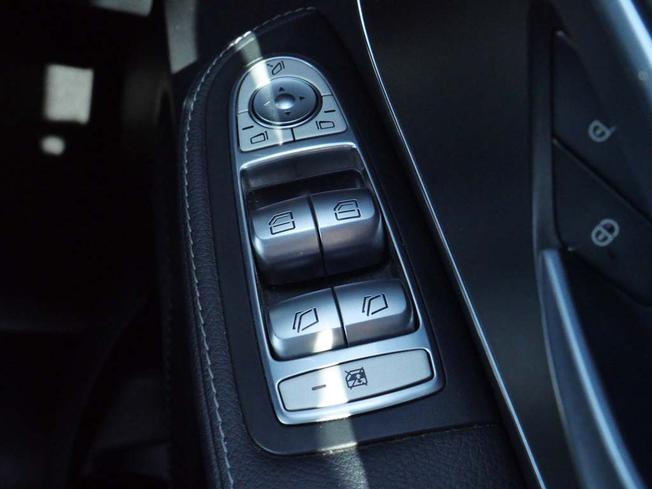 MERCEDES-BENZ Eqv Photo 19