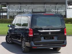 MERCEDES-BENZ Eqv Photo 2