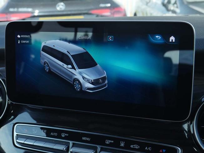 MERCEDES-BENZ Eqv Photo 28