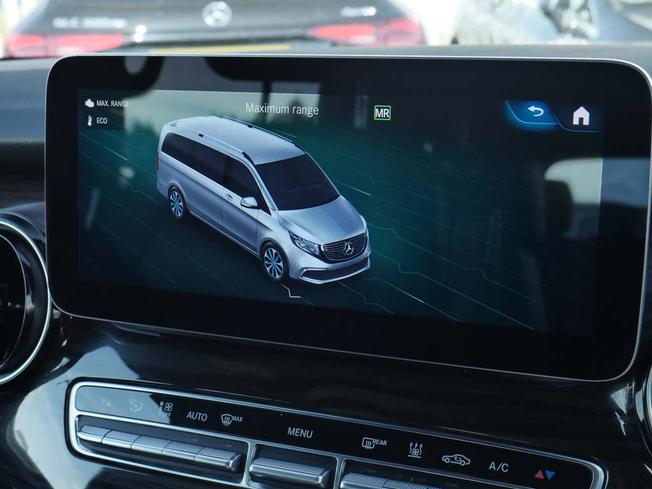 MERCEDES-BENZ Eqv Photo 30