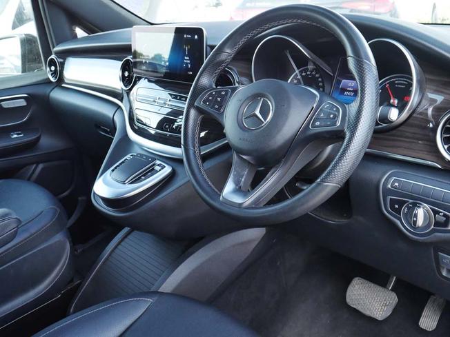 MERCEDES-BENZ Eqv Photo 35