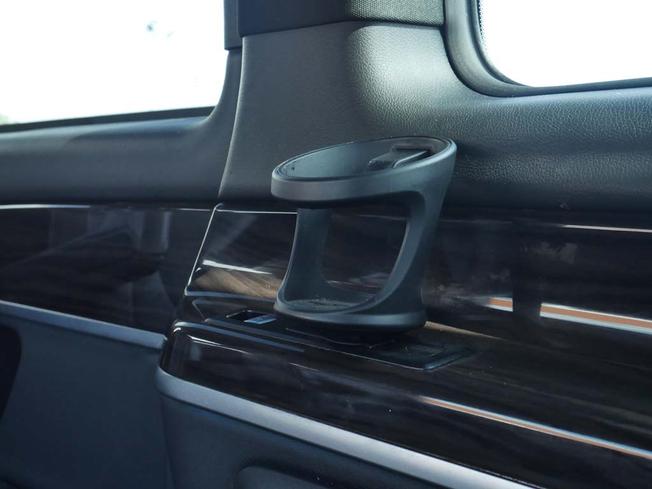 MERCEDES-BENZ Eqv Photo 38