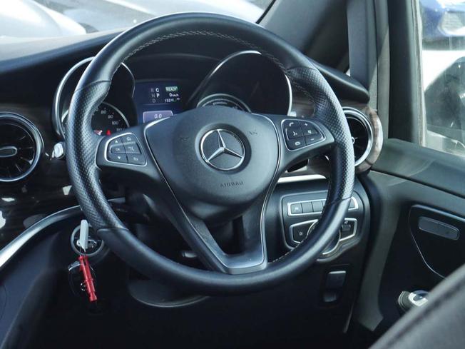MERCEDES-BENZ Eqv Photo 40