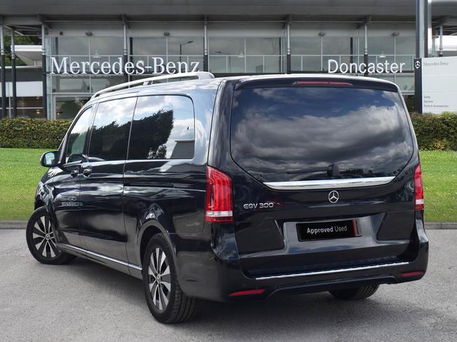 MERCEDES-BENZ Eqv Photo 2