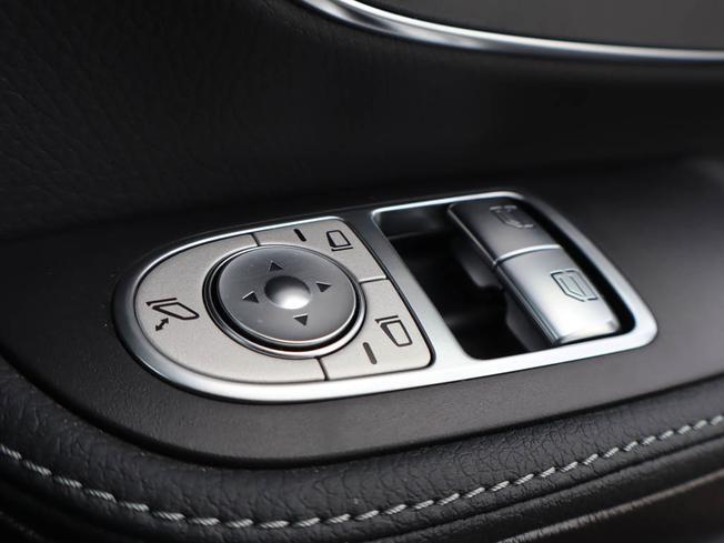 MERCEDES-BENZ V Class Photo 29