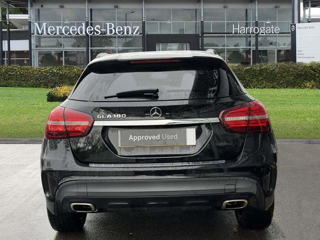 MERCEDES-BENZ GLA Photo 10