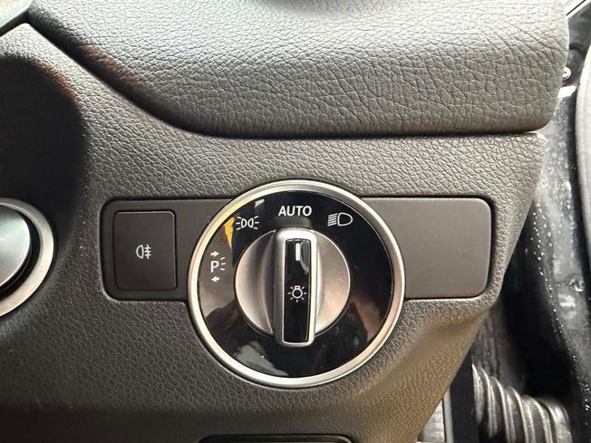MERCEDES-BENZ GLA Photo 23