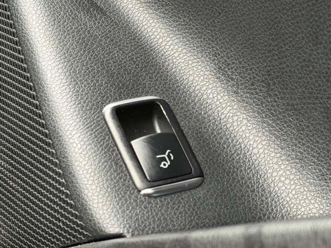 MERCEDES-BENZ GLA Photo 43