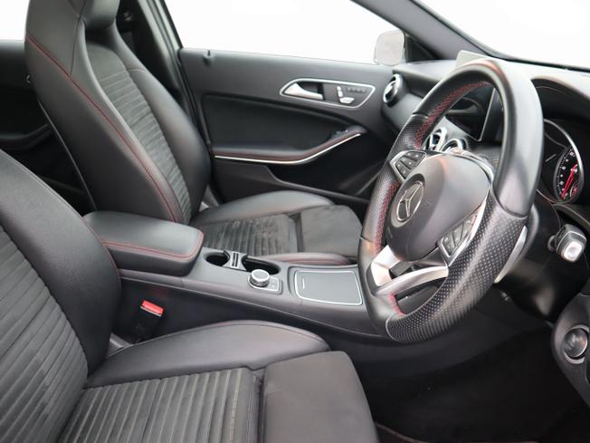 MERCEDES-BENZ A Class Photo 12