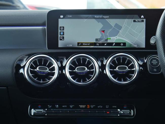 MERCEDES-BENZ A Class Photo 48