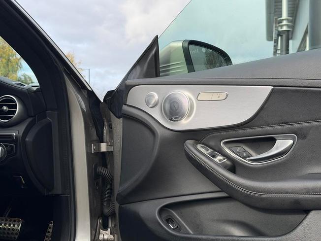 MERCEDES-BENZ C Class Photo 20
