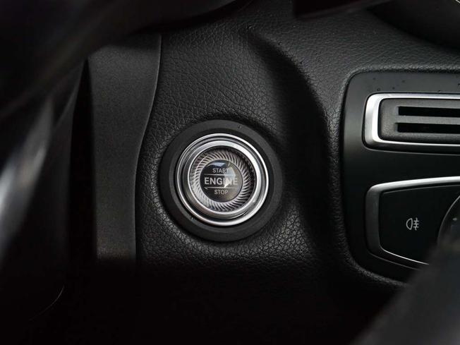 MERCEDES-BENZ C Class Photo 14