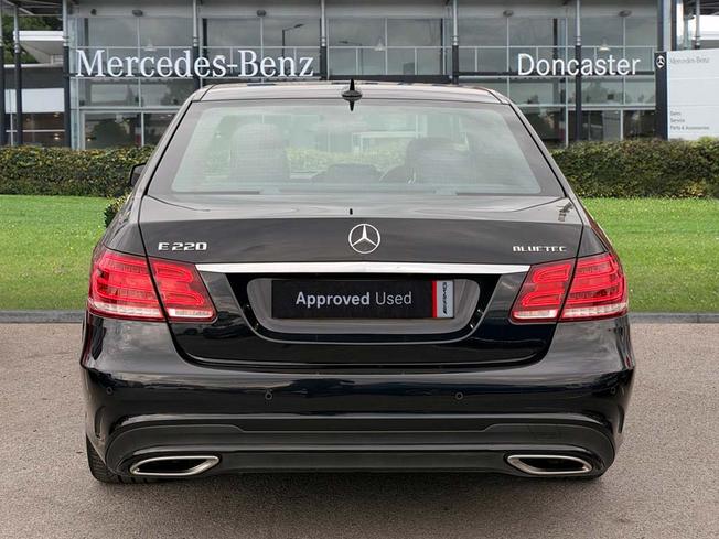 MERCEDES-BENZ E Class Photo 11