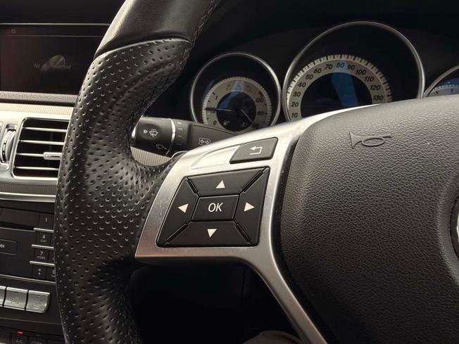 MERCEDES-BENZ E Class Photo 12