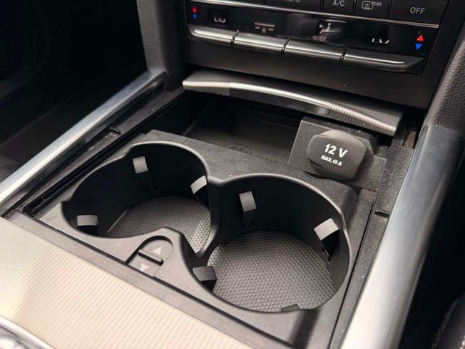 MERCEDES-BENZ E Class Photo 17