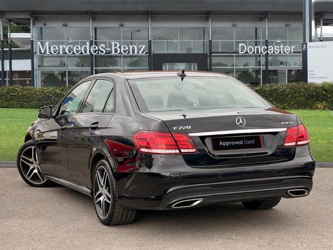 MERCEDES-BENZ E Class Photo 2