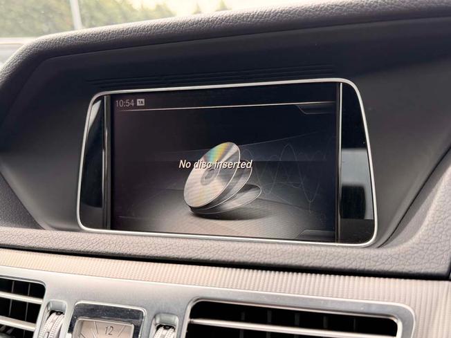 MERCEDES-BENZ E Class Photo 20