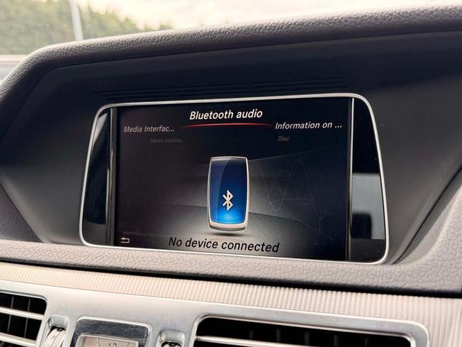 MERCEDES-BENZ E Class Photo 21