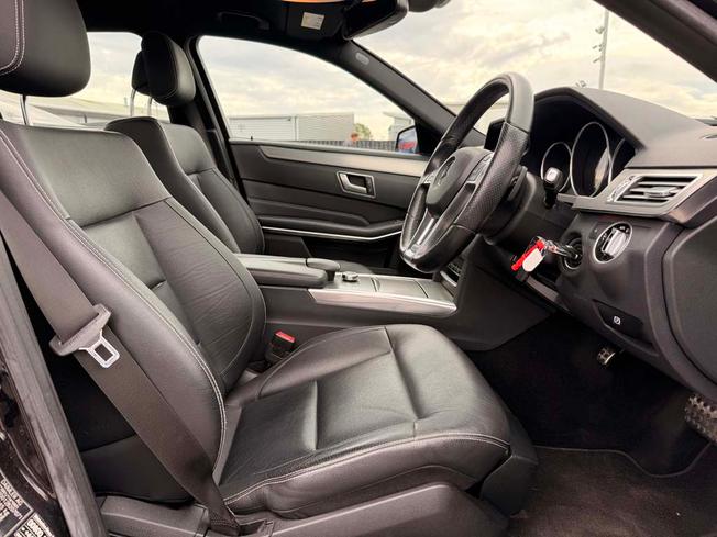 MERCEDES-BENZ E Class Photo 24