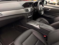 MERCEDES-BENZ E Class Photo 3