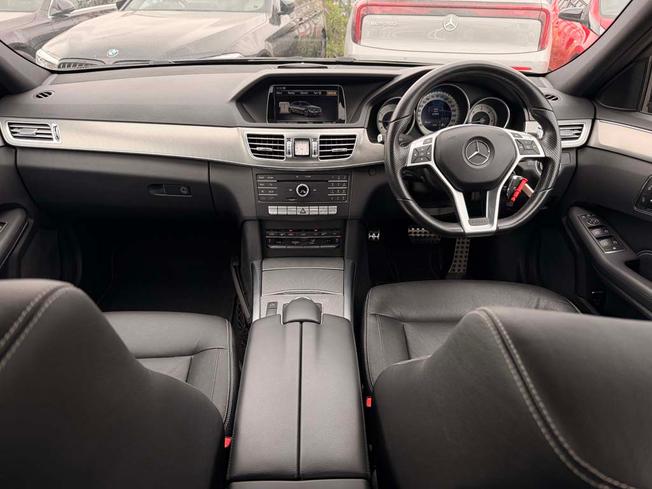 MERCEDES-BENZ E Class Photo 32
