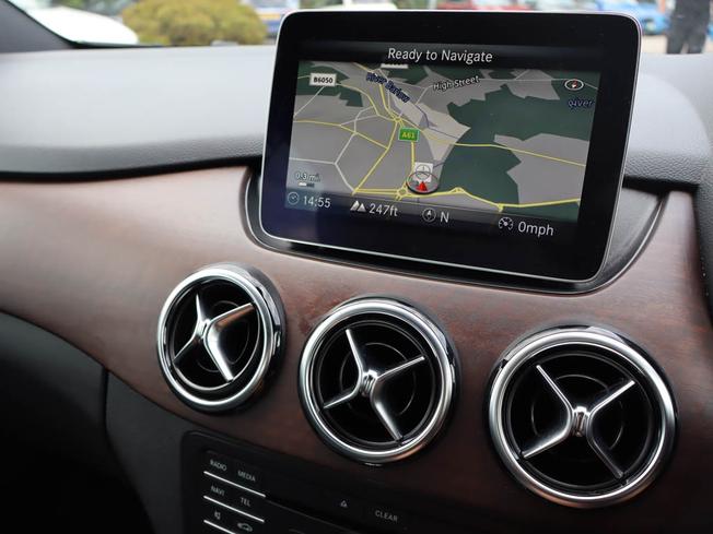 MERCEDES-BENZ B Class Photo 17