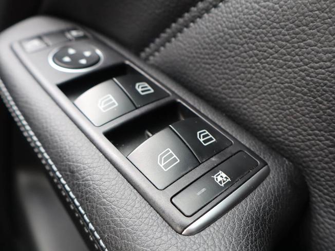MERCEDES-BENZ B Class Photo 19