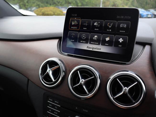 MERCEDES-BENZ B Class Photo 30