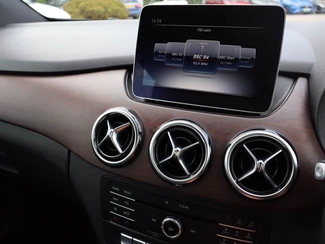 MERCEDES-BENZ B Class Photo 31
